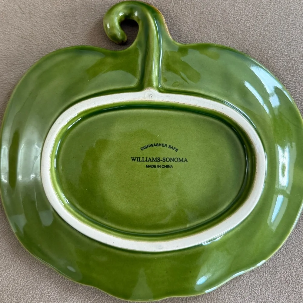 WILLIAM SONOMA green gourd plates